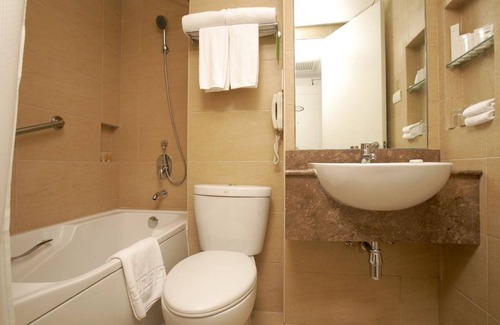 Downtown Hotel | St Giles Makati