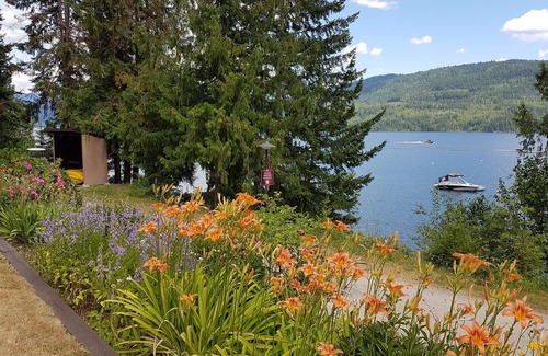 Anglemont Casa | S t. Ives Resort, Shuswap Lake - Se aceptan mascotas, muelle, kayaks y tablas GRATIS, 2 recámaras