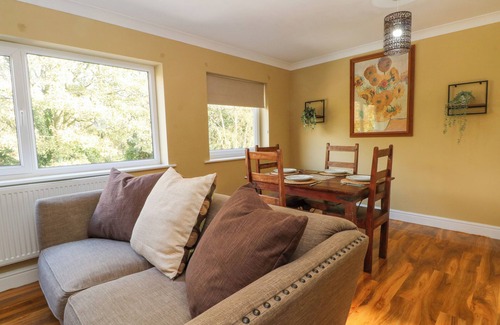 Hoole Cabaña | St. James Court
