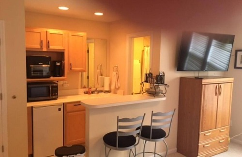 St. James Casa | St James first floor Studio unit Golf course view
