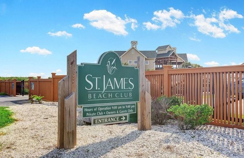 St. James Casa | St James first floor Studio unit Golf course view