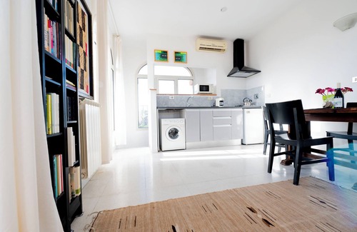 San Giovanni Casa | St. John Basilica Lovely Tower Apartment