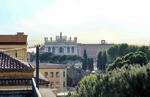San Giovanni Casa | St. John Basilica Lovely Tower Apartment
