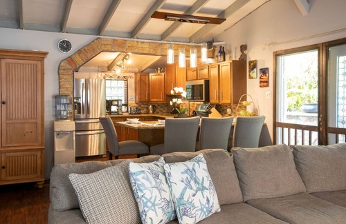 Estate Pastory Cabaña | ST.JOHN, VIRGIN ISLANDS! 2 BEDROOM, 1.5 BATH, BEAUTIFUL TROPICAL GARDENS!
