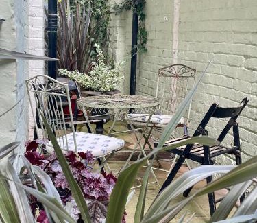 Shrewsbury Casa | St. John’s hill - with parking