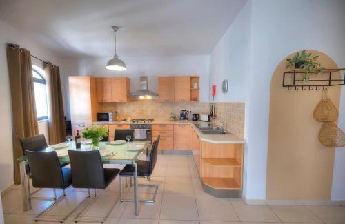 Ta' Giorni Apartamento | St Julians Lovely 3 Bedrooms By Homely