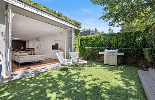 St Kilda Casa | St Kilda Style - Stunning 3 Bedroom House