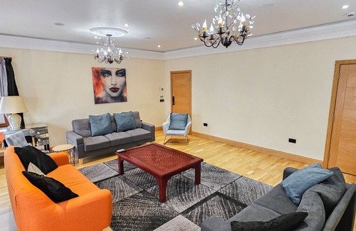 MacMerry Chalet De Esquí | St Martins 12 Bedroom House - Tranent