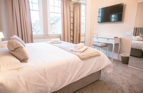 Gloucester Casa | St Michaels Town House - Elegant and Large Holiday Home in the Heart of Gloucester