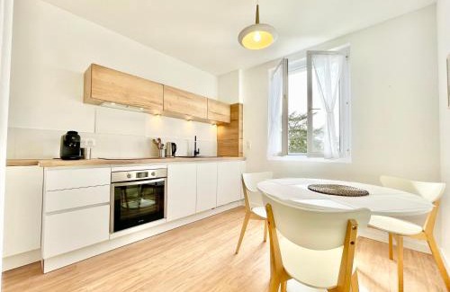 Saint-Nazaire Apartamento | St Nazaire - L'Art Déco - Stationnement Gratuit - Centre ville - Wifi Fibre