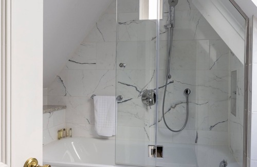 Avonmore and Brook Green Hotel | St Paul's Hotel