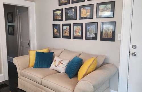 Crescent Lake Apartamento | Amueblado Un Dormitorio más Sunroom - Cerca de Downtown St Pete