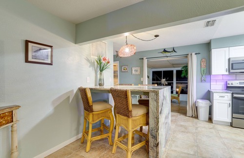 South Pinellas Community Council Casa | St Petersburg Home w/ Yard & Grill: 2 Mi to Beach!