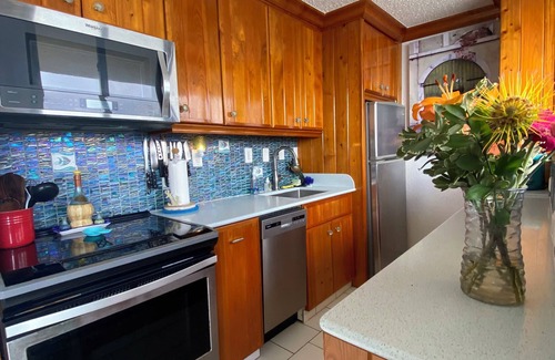 Bolongo Bay Condominio | St. Thomas VI Beach Front Condo