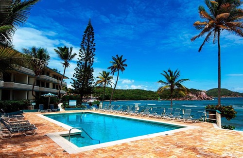 Bolongo Bay Condominio | St. Thomas VI Beach Front Condo