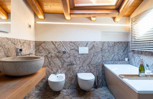 Zogno Casa | Stabello Tower View& Hot tub Experience