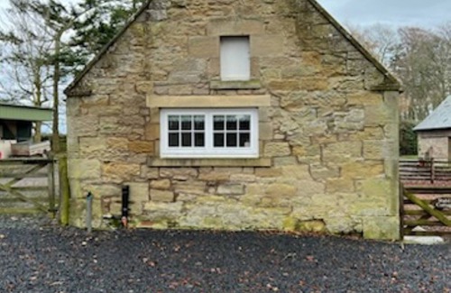 Paxton Cabaña | Stable Cottage - spacious one level cottage with private courtyard.