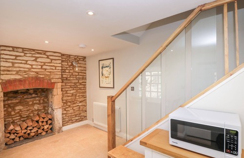 Northleach Cabaña | STABLE COTTAGE, pet friendly in Northleach