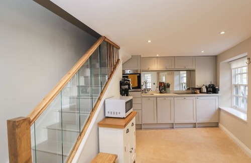 Northleach Cabaña | STABLE COTTAGE, pet friendly in Northleach