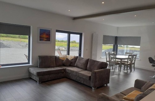 Killarney Casa | Stable Hill House, 5km from Killarney Town Rural, Private & Peaceful Location
