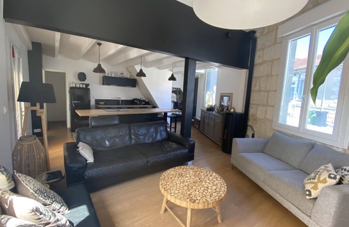 Begles Casa | Stable near Bordeaux with swimming pool