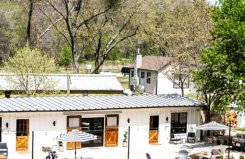Bella Vista Casa | Stables at Fox Hill Farm - Eastender
