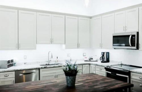 Babe Denny Casa | Stadium Lofts on Meridian #3