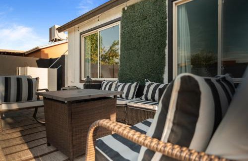 Glendale Casa | Stadium Retreat 3Br Pool, Games, Relaxing Oasis