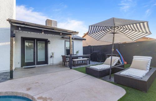 Glendale Casa | Stadium Retreat 3Br Pool, Games, Relaxing Oasis