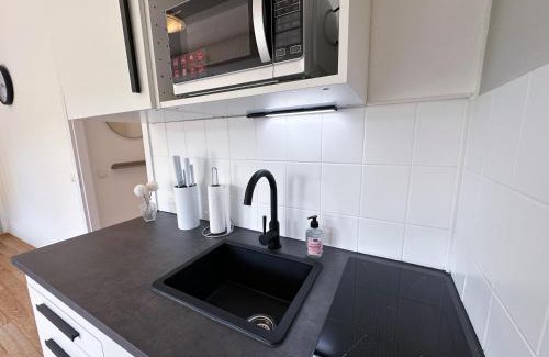 Stadtwald Apartamento | Stadtwald Langzeit-Apartment - Küche - Waschmaschine - S-Bahn direkt