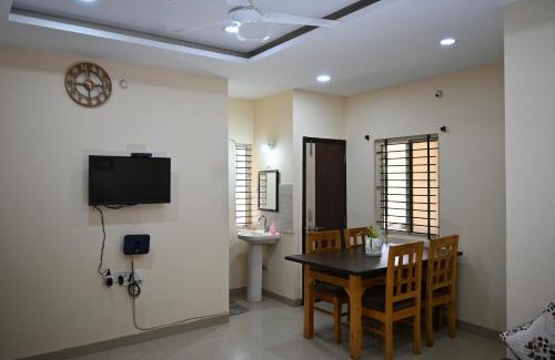 Indore Apartamento | Staeg Heart of City 2BHK - 201