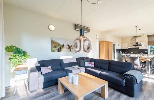 Nes Apartamento | Staetige Dames 1, a spacious apartment (ground floor) in the centre of Nes.