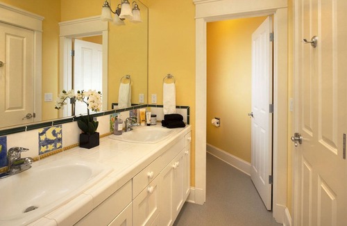 Wilsonville Cama Y Desayuno | Stafford Country Charm 3 habitaciones Lux Guest Suites con habitación extra, cocina americana