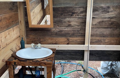Milbridge Cabina | Stagecoach Stop