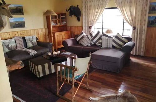 Inkwanca Cabina | Stagger Inn Game Farm