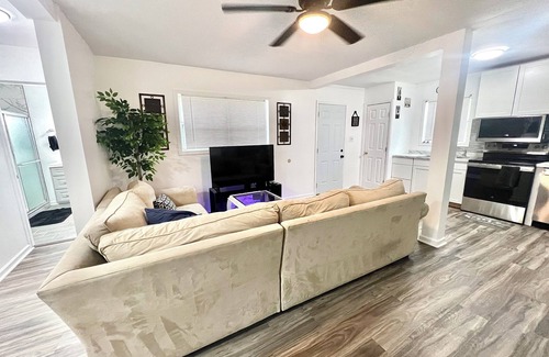 Athens Casa | Stainless Steel Retreat in Downtown Athens