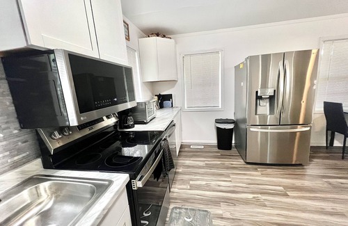 Athens Casa | Stainless Steel Retreat in Downtown Athens
