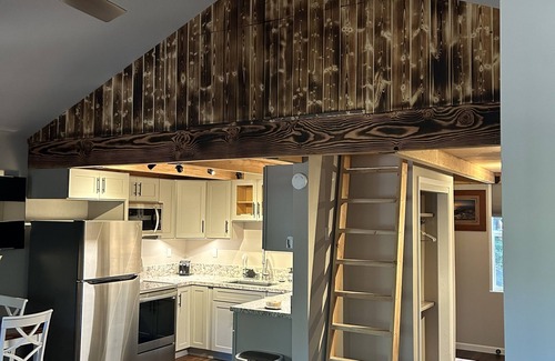 Gualala Apartamento | Stairway to Heaven with EV Charger