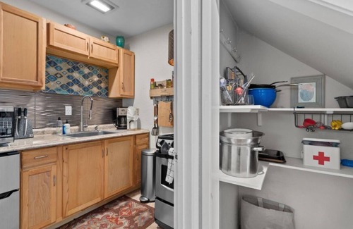 Aptos Apartamento | Stairway to Treetop Heaven- Lower 1bd w/private hot tub and deck!