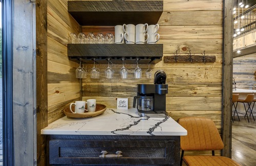 Pickens Cabina | Stallion | Sleeps 40 | EV Outlet | Creekside | Gameroom | Playset
