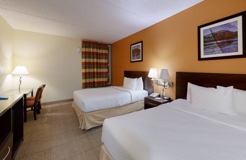 Bangor Casa | Standard 2 Queen Beds Room