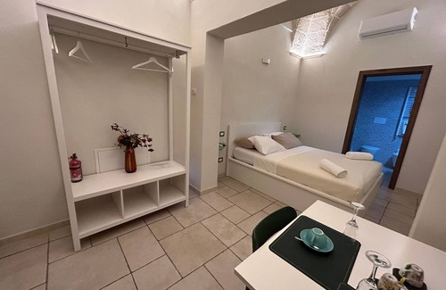 Pulsano Cama Y Desayuno | Standard Double Room – Comfort in Pulsano Old Town