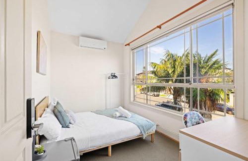 Bexley Casa | Standard Double Room - Convenient Spot in Bexley - Shared Bathroom