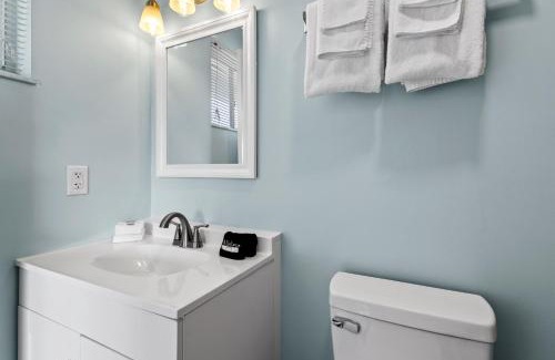 Fort Pierce Hotel | Standard Hotel Room - King Bed #2