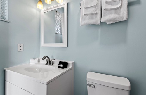 Fort Pierce Hotel | Standard Hotel Room - King Bed #2