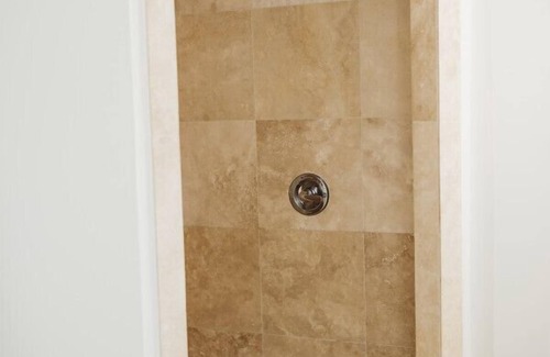 Downtown Hotel | Standard King Guestroom · The Jefferson Inn Rm. 10