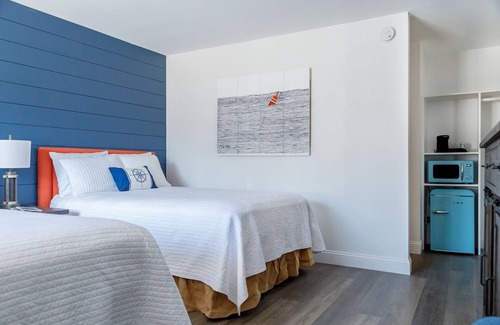 Boothbay Harbor Cabina | Standard King Room - 1 King Bed