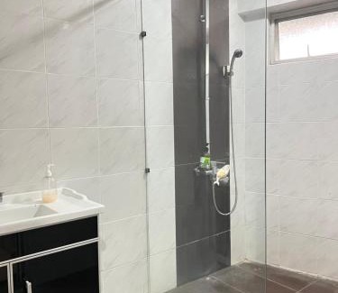 Ladang Sekolah Casa | Standard Queen room with shared bathroom by MyPOCKETT