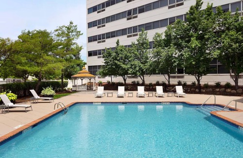 Iselin Casa | Standard Room 2 Beds, Delta Hotel, Free Parking, Close to Metropark Station