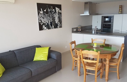 La Cote Radieuse Apartamento | Apartamento de pie, vistas al mar y a la montaña, piscina y garaje
